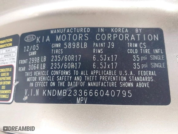 2006 Kia Sedona LX with VIN KNDMB233666040795, listed as a IAAI auction lot 41921051 with 200,410 mi miles. Bid and sale history available at carsss.com. Image 9.