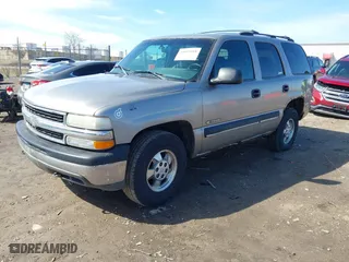 2001 Chevrolet Tahoe LS with VIN 1GNEK13T51J260439, listed as a IAAI auction lot 41853918 with 209,630 mi miles. Bid and sale history available at carsss.com. Image 2.