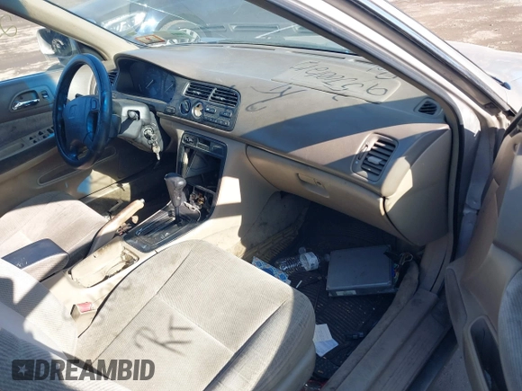 1996 Honda Accord LX with VIN 1HGCD5639TA032042, listed as a IAAI auction lot 41508186 with Not Provided miles and . Bid and sale history available at carsss.com. Image 5.