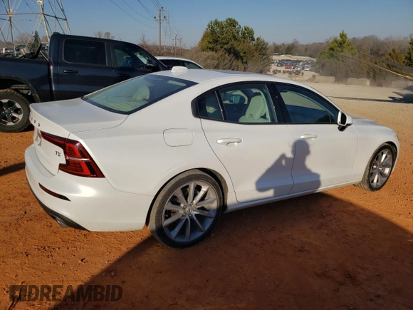 2020 Volvo S60 Momentum with VIN 7JR102FK1LG045213, listed as a Copart auction lot 41913524 with 65,918 mi miles. Bid and sale history available at carsss.com. Image 3.