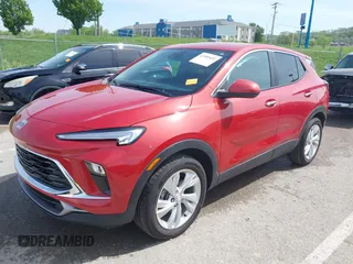 2024 Buick Encore GX Preferred с VIN KL4AMBSL8RB181789, выставлен на аукционе IAAI как лот 42085432 с пробегом 8 004 миль миль и . История ставок и продаж доступна на DreamBid. Изображение 19.