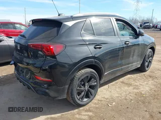 2024 Buick Encore GX Sport Touring z VIN KL4AMESL6RB185891, wystawiony jako IAAI lot #41574852 z przebiegiem 6 mil mil oraz . Historia ofert i sprzedaży dostępna na DreamBid. Obrazek 4.