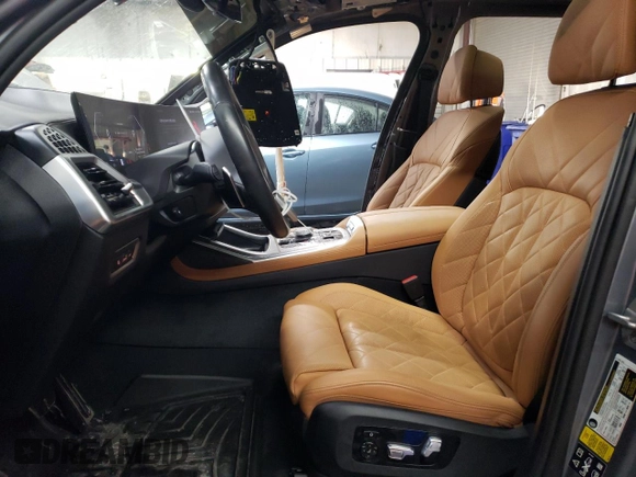 2024 BMW X7 xDrive40i with VIN 5UX23EM08R9U17736, listed as a Copart auction lot 46253975 with 29,668 mi miles and Salvage Title. Bid and sale history available at carsss.com. Image 7.