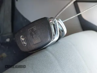 2017 Hyundai Sonata SE z VIN 5NPE24AF7HH559408, wystawiony jako IAAI lot #42297880 z przebiegiem Nie podano mil oraz . Historia ofert i sprzedaży dostępna na DreamBid. Obrazek 11.