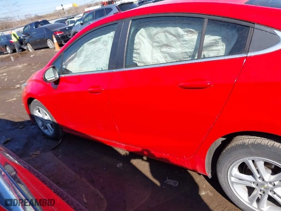 2018 Chevrolet Cruze LT with VIN 1G1BE5SM8J7203873, listed as a IAAI auction lot 41761402 with 84,324 mi miles. Bid and sale history available at carsss.com. Image 15.