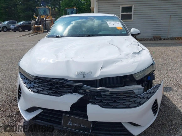 2023 Kia K5 LXS z VIN 5XXG14J25PG189448, wystawiony jako IAAI lot #42258739 z przebiegiem 29 188 mil mil oraz . Historia ofert i sprzedaży dostępna na DreamBid. Obrazek 13.
