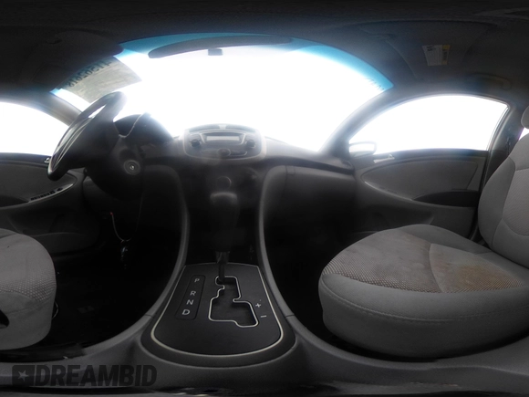 2013 Hyundai Accent GLS z VIN KMHCT4AE3DU548980, wystawiony jako IAAI lot #41562618 z przebiegiem 62 704 mil mil oraz . Historia ofert i sprzedaży dostępna na DreamBid. Obrazek 19.