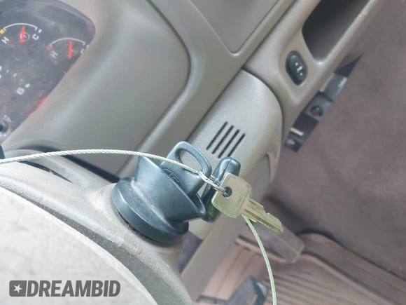 2004 Ford F-250 XL with VIN 1FTNW21L94EA30681, listed as a IAAI auction lot 42452757 with 238,052 mi miles and . Bid and sale history available at DreamBid. Image 11.
