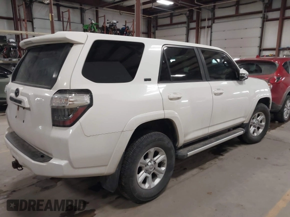 2015 Toyota 4Runner Limited with VIN JTEBU5JR5F5234181, listed as a IAAI auction lot 41444618 with 176,810 mi miles and . Bid and sale history available at carsss.com. Image 4.