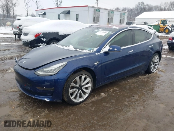 2018 Tesla Model 3 Long Range Battery z VIN 5YJ3E1EA5JF006370, wystawiony jako IAAI lot #41565266 z przebiegiem 55 376 mil mil oraz . Historia ofert i sprzedaży dostępna na DreamBid. Obrazek 2.