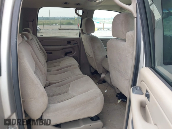 2005 Chevrolet Suburban Z71 z VIN 3GNFK16Z15G178686, wystawiony jako IAAI lot #42437360 z przebiegiem 262 094 mil mil oraz . Historia ofert i sprzedaży dostępna na DreamBid. Obrazek 8.