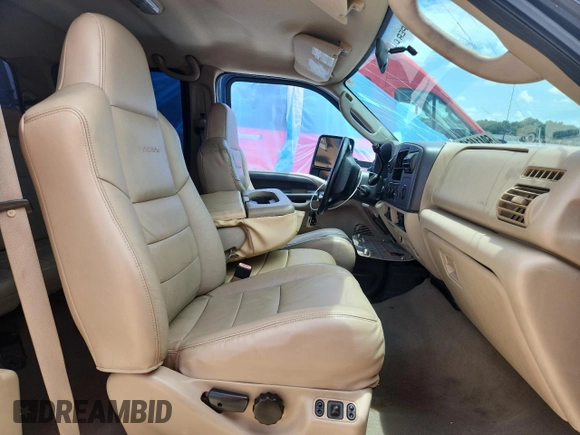 2005 Ford F-350 XL с VIN 1FTWW31P75EB69657, выставлен на аукционе Copart как лот 59414615 с пробегом 100 265 миль миль и Списание • Salvage title. История ставок и продаж доступна на DreamBid. Изображение 7.