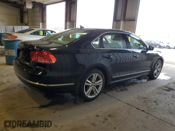 2015 Volkswagen Passat Sport z VIN 1VWBT7A32FC120193, wystawiony jako Copart lot #53448315 z przebiegiem 27 996 mil mil oraz Szkoda całkowita • Salvage title. Historia ofert i sprzedaży dostępna na DreamBid. Obrazek 3.