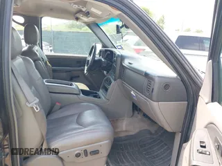 2003 Chevrolet Suburban LS with VIN 3GNEC16Z73G101956, listed as a IAAI auction lot 42270204 with 241,451 mi miles and . Bid and sale history available at DreamBid. Image 5.