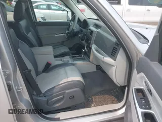 2008 Jeep Liberty Limited z VIN 1J8GN58K48W160791, wystawiony jako IAAI lot #42391206 z przebiegiem 114 438 mil mil oraz . Historia ofert i sprzedaży dostępna na DreamBid. Obrazek 5.