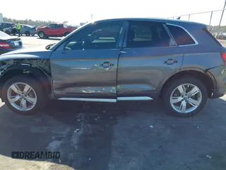 2018 Audi Q5 Premium Plus with VIN WA1BNAFY1J2245788, listed as a IAAI auction lot 41761858 with 76,571 mi miles. Bid and sale history available at carsss.com. Image 17.