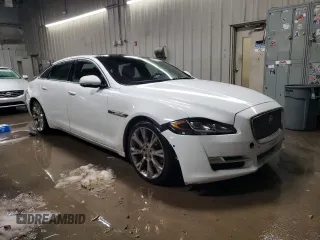 2017 Jaguar XJ with VIN SAJWJ2GD7H8W04672, listed as a Copart auction lot 81507804 with 45,781 mi miles and Salvage Title. Bid and sale history available at carsss.com. Image 4.