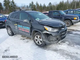 2020 Chevrolet Trax LT with VIN 3GNCJPSB8LL215397, listed as a IAAI auction lot 41513965 with NaN miles. Bid and sale history available at carsss.com. Image 1.