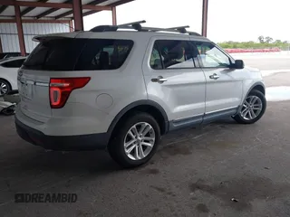 2011 Ford Explorer XLT with VIN 1FMHK7D82BGA02599, listed as a IAAI auction lot 42190995 with 214,146 mi miles and . Bid and sale history available at carsss.com. Image 4.