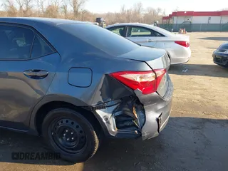 2018 Toyota Corolla L z VIN 2T1BURHE5JC969463, wystawiony jako IAAI lot #41760784 z przebiegiem 406 432 mil mil oraz . Historia ofert i sprzedaży dostępna na DreamBid. Obrazek 17.