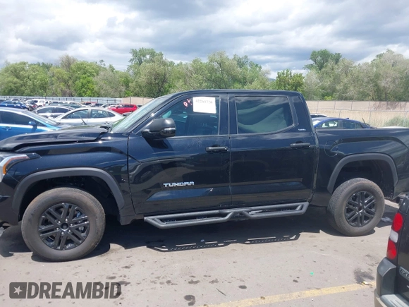 2023 Toyota Tundra SR5 с VIN 5TFLA5DB3PX108794, выставлен на аукционе IAAI как лот 42261726 с пробегом 15 141 миль миль и . История ставок и продаж доступна на DreamBid. Изображение 14.