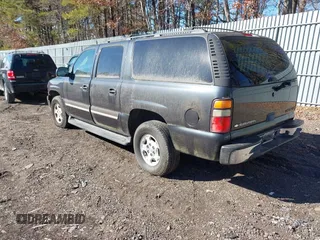 2005 Chevrolet Suburban Z71 with VIN 3GNFK16Z85G256624, listed as a IAAI auction lot 41448380 with 128,149 mi miles. Bid and sale history available at carsss.com. Image 3.