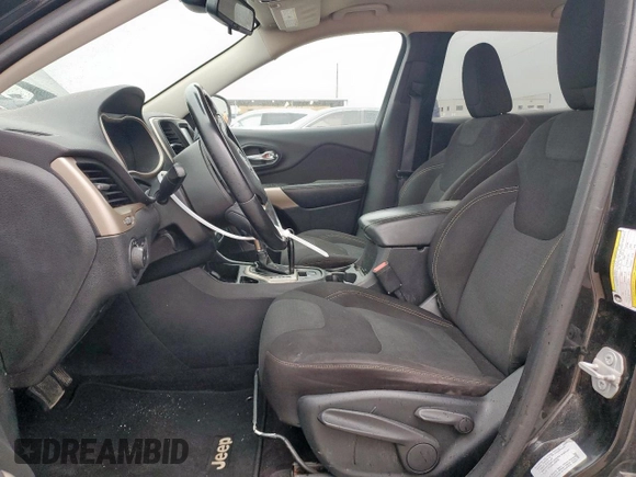 2017 Jeep Cherokee Latitude with VIN 1C4PJLCB1HW650961, listed as a Copart auction lot 54861855 with 117,799 mi miles and Salvage Title. Bid and sale history available at carsss.com. Image 7.