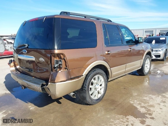 2012 Ford Expedition XLT with VIN 1FMJU1H52CEF24669, listed as a IAAI auction lot 41315230 with 175,399 mi miles. Bid and sale history available at carsss.com. Image 4.