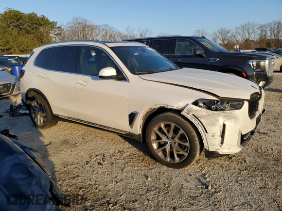 2025 BMW X5 sDrive40i with VIN 5UX13EU08S9W29831, listed as a Copart auction lot 43263975 with 21,624 mi miles and Clean Title. Bid and sale history available at carsss.com. Image 4.