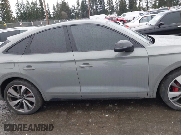 2022 Audi SQ5 Sportback Premium Plus z VIN WA124AFY0N2035403, wystawiony jako IAAI lot #41630485 z przebiegiem 31 342 mil mil oraz . Historia ofert i sprzedaży dostępna na DreamBid. Obrazek 13.