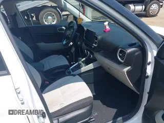 2022 Hyundai Venue SEL z VIN KMHRC8A33NU159516, wystawiony jako IAAI lot #42684907 z przebiegiem 13 674 mil mil oraz . Historia ofert i sprzedaży dostępna na DreamBid. Obrazek 5.
