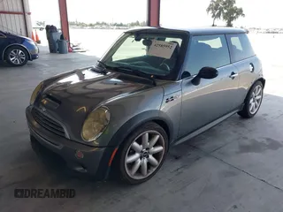 2004 MINI Hardtop S z VIN WMWRE33474TD80161, wystawiony jako IAAI lot #42585952 z przebiegiem 132 158 mil mil oraz . Historia ofert i sprzedaży dostępna na DreamBid. Obrazek 2.