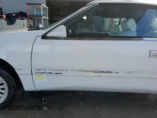 1995 Chrysler LeBaron z VIN 1C3EU4531SF671668, wystawiony jako Copart lot #74679224 z przebiegiem 77 023 mil mil oraz Nie do naprawy. Historia ofert i sprzedaży dostępna na DreamBid. Obrazek 12.