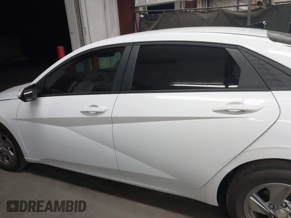 2025 Hyundai Elantra SE z VIN KMHLL4DG5SU913590, wystawiony jako IAAI lot #41900727 z przebiegiem 3 406 mil mil oraz . Historia ofert i sprzedaży dostępna na DreamBid. Obrazek 15.