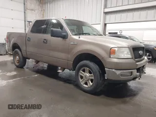 2004 Ford F-150 XLT z VIN 1FTPW14524KD15739, wystawiony jako IAAI lot #42153589 z przebiegiem 344 511 mil mil oraz . Historia ofert i sprzedaży dostępna na DreamBid. Obrazek 1.