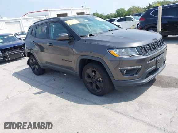 2018 Jeep Compass Latitude with VIN 3C4NJDBB1JT402381, listed as a IAAI auction lot 41844313 with 67,918 mi miles and . Bid and sale history available at DreamBid. Image 1.