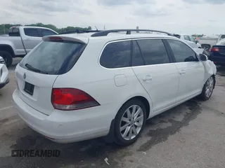 2013 Volkswagen Jetta TDI with VIN 3VWPL7AJ0DM664563, listed as a IAAI auction lot 42271539 with 122,035 mi miles and . Bid and sale history available at DreamBid. Image 4.