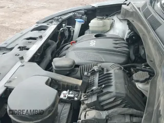 2014 Hyundai Santa Fe с VIN 5XYZU3LB1EG135810, выставлен на аукционе IAAI как лот 43312775 с пробегом 99 730 миль миль и . История ставок и продаж доступна на DreamBid. Изображение 19.
