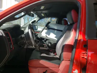 2016 Ram 1500 Rebel z VIN 1C6RR7YT2GS302836, wystawiony jako Copart lot #47143775 z przebiegiem 73 051 mil mil oraz Szkody całkowita. Historia ofert i sprzedaży dostępna na DreamBid. Obrazek 7.