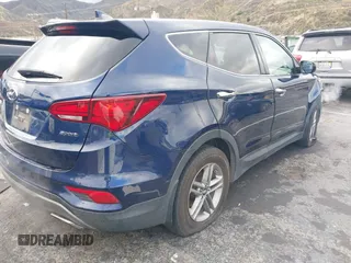 2017 Hyundai Santa Fe 2.4L z VIN 5XYZT3LB1HG489625, wystawiony jako IAAI lot #41784791 z przebiegiem 95 435 mil mil oraz . Historia ofert i sprzedaży dostępna na DreamBid. Obrazek 4.