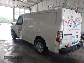 2018 Nissan NV Cargo S z VIN 1N6BF0KY7JN808504, wystawiony jako IAAI lot #39906506 z przebiegiem 83 900 mil mil oraz . Historia ofert i sprzedaży dostępna na DreamBid. Obrazek 3.
