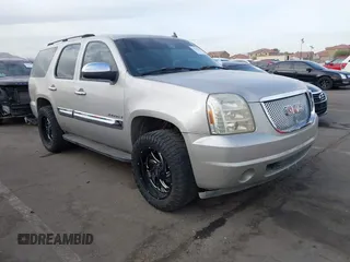 2007 GMC Yukon SLT with VIN 1GKFC13017R230675, listed as a IAAI auction lot 41555626 with 140,022 mi miles. Bid and sale history available at carsss.com. Image 1.