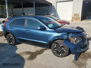 2023 Kia Niro EV Wind with VIN KNDCR3L16P5024860, listed as a Copart auction lot 72225364 with 13,133 mi miles and Clean Title. Bid and sale history available at carsss.com. Image 4.