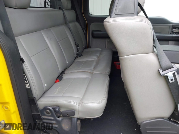 2004 Ford F-150 XLT z VIN 1FTPX14524KB02478, wystawiony jako IAAI lot #42211211 z przebiegiem 190 678 mil mil oraz . Historia ofert i sprzedaży dostępna na DreamBid. Obrazek 8.