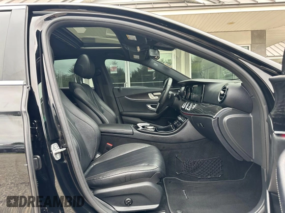 2017 Mercedes-Benz E 300 Luxury with VIN WDDZF4JB0HA036490, listed as a Copart auction lot 65295175 with 133,703 mi miles and Clean title. Bid and sale history available at DreamBid. Image 5.