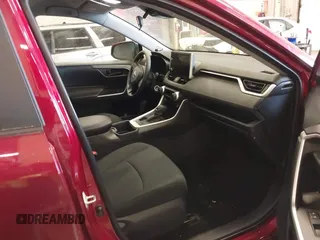 2023 Toyota RAV4 LE z VIN 2T3G1RFV4PW329681, wystawiony jako IAAI lot #41691853 z przebiegiem 12 419 mil mil oraz . Historia ofert i sprzedaży dostępna na DreamBid. Obrazek 5.