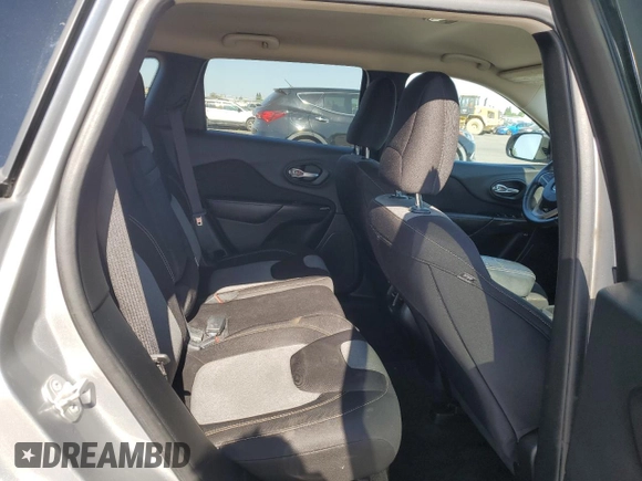 2015 Jeep Cherokee Sport z VIN 1C4PJLAB8FW677039, wystawiony jako Copart lot #64008855 z przebiegiem 101 731 mil mil oraz Czysty tytuł • Clean title. Historia ofert i sprzedaży dostępna na DreamBid. Obrazek 11.