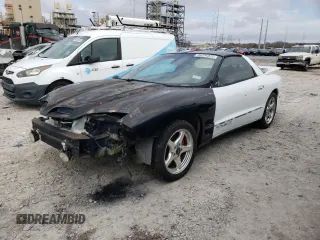 2000 Pontiac Firebird Formula with VIN 2G2FV22G3Y2121444, listed as a Copart auction lot 43224375 with 0 mi miles and Salvage Title. Bid and sale history available at carsss.com. Image 1.