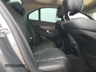 2017 Mercedes-Benz C 300 z VIN 55SWF4KB6HU195211, wystawiony jako Copart lot #58713615 z przebiegiem 87 742 mil mil oraz Szkoda całkowita • Salvage title. Historia ofert i sprzedaży dostępna na DreamBid. Obrazek 10.