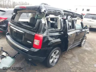 2016 Jeep Patriot Latitude with VIN 1C4NJRFB4GD500763, listed as a IAAI auction lot 41777773 with 85,766 mi miles. Bid and sale history available at carsss.com. Image 4.